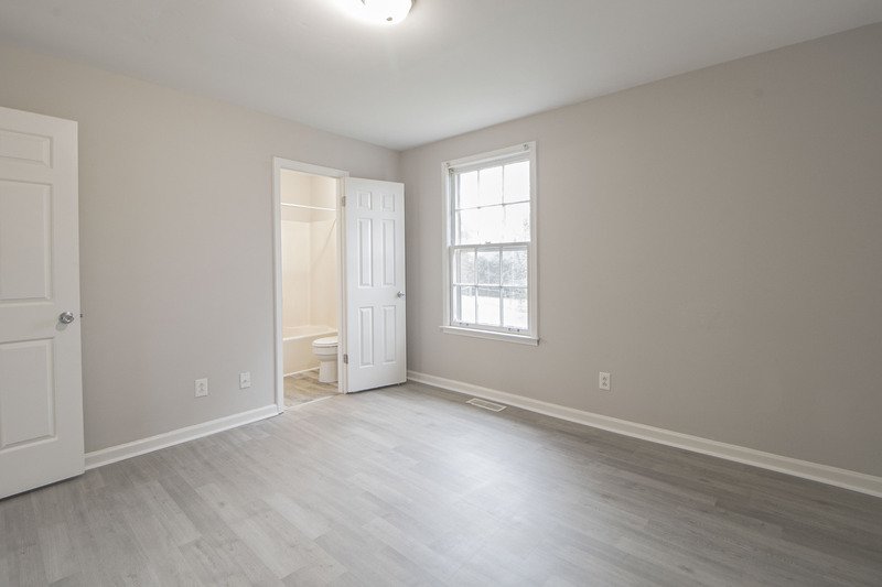 *** SMALL PET FRIENDLY *** property image