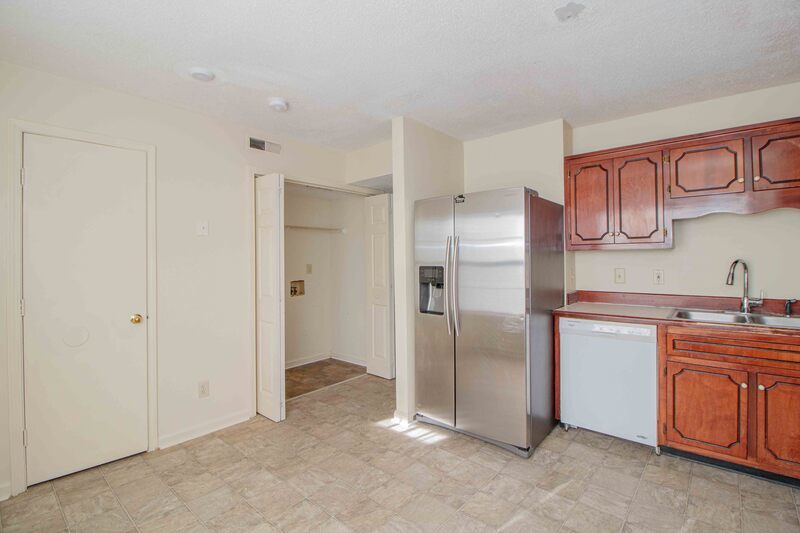 *** $500 MOVE IN DEPOSIT & 2 WEEKS FREE W/ NEW LEASE *** property image