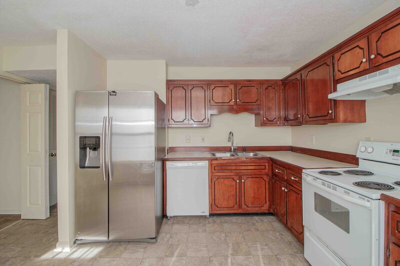 *** $500 MOVE IN DEPOSIT & 2 WEEKS FREE W/ NEW LEASE *** property image