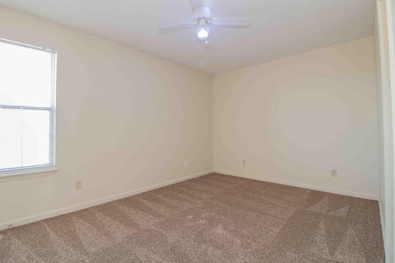 *** $500 MOVE IN DEPOSIT & 2 WEEKS FREE W/ NEW LEASE *** property image