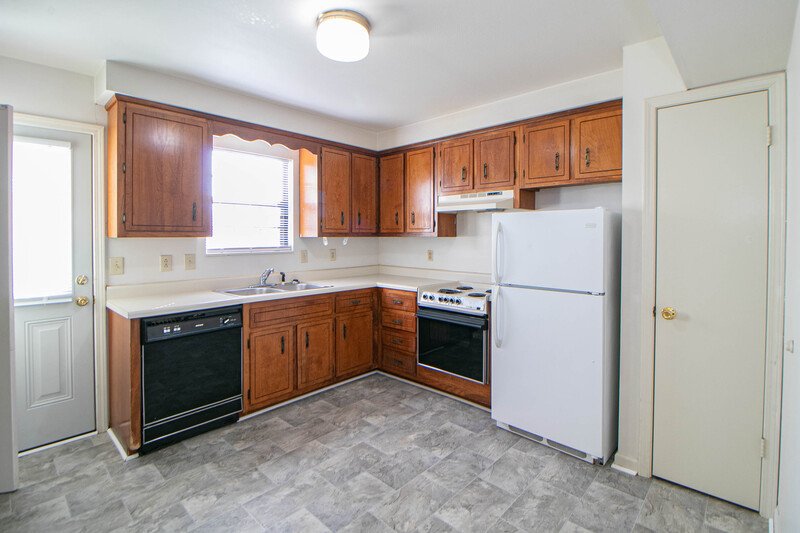 *** $500 DEPOSIT MOVE IN SPECIAL *** property image