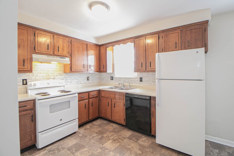 *** $500 DEPOSIT MOVE IN SPECIAL *** property image