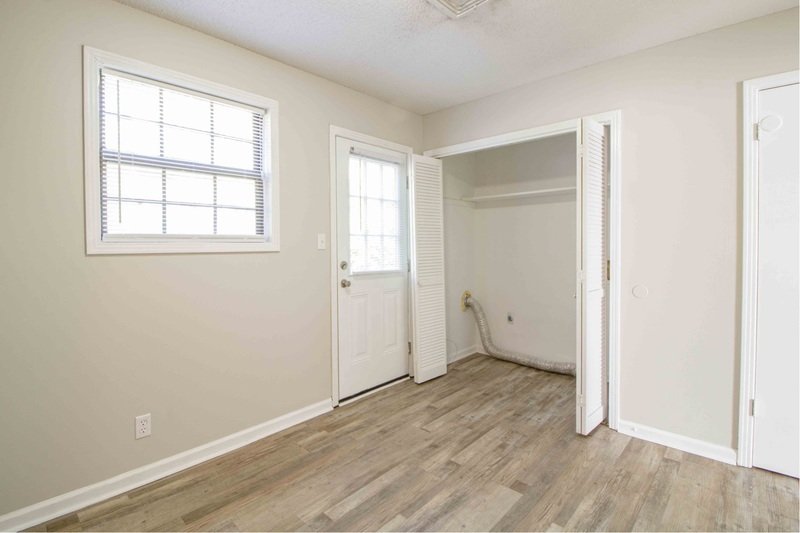 *** $500 DEPOSIT MOVE IN SPECIAL *** property image