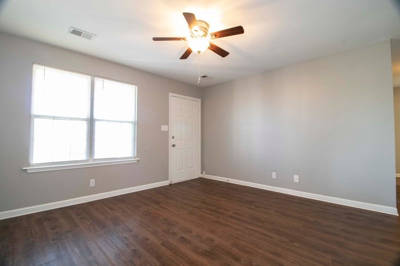 *** NO PETS PLEASE *** property image