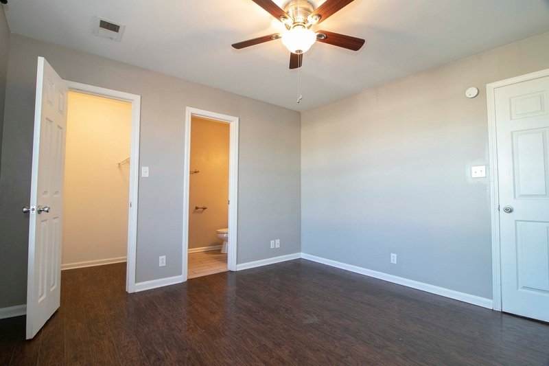 *** NO PETS PLEASE *** property image