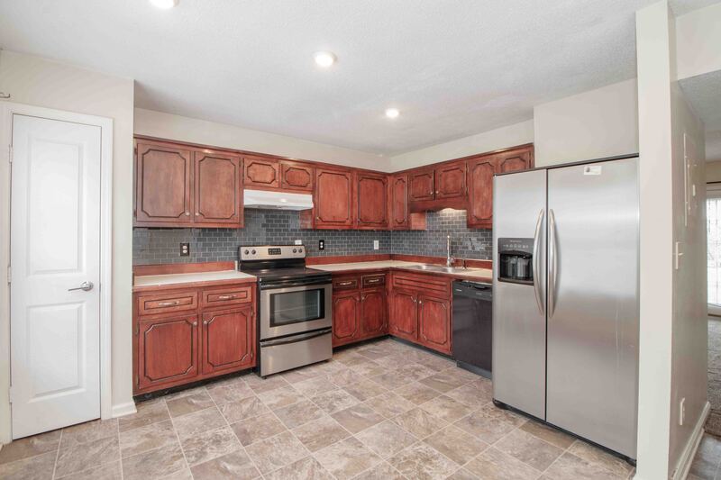 *** $500 MOVE IN DEPOSIT & 2 WEEKS FREE W/ NEW LEASE *** property image