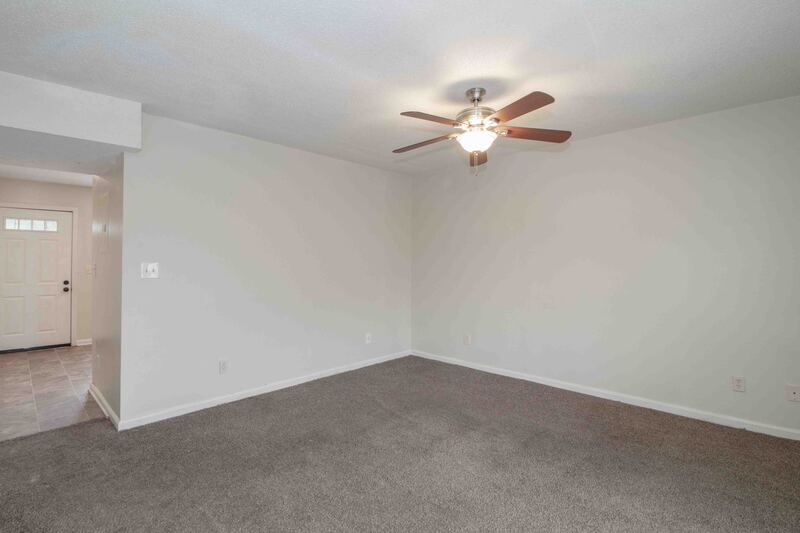 *** $500 MOVE IN DEPOSIT & 2 WEEKS FREE W/ NEW LEASE *** property image