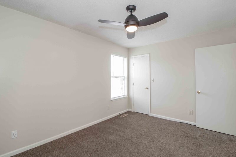 *** $500 MOVE IN DEPOSIT & 2 WEEKS FREE W/ NEW LEASE *** property image