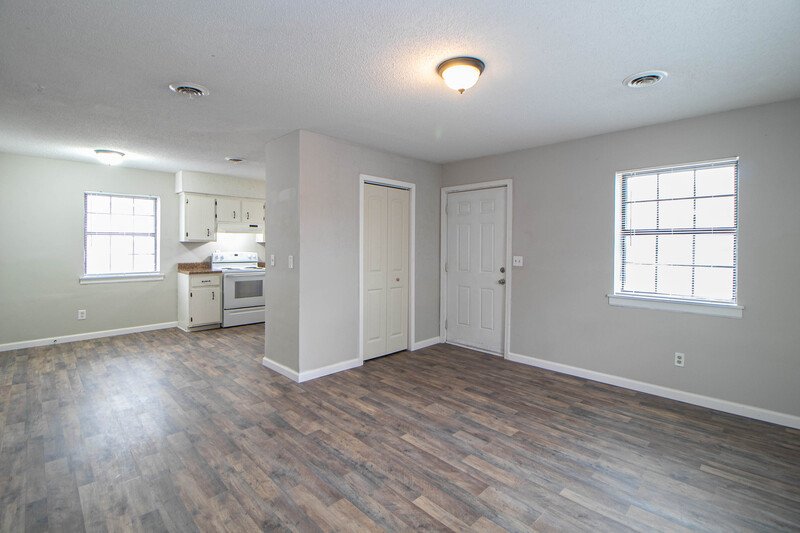 *** $500 DEPOSIT MOVE IN SPECIAL *** property image