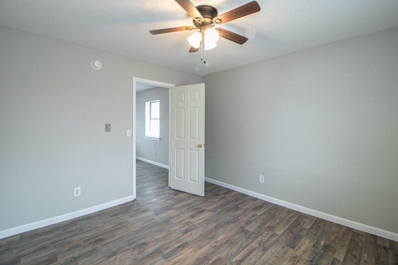 *** $500 DEPOSIT MOVE IN SPECIAL *** property image