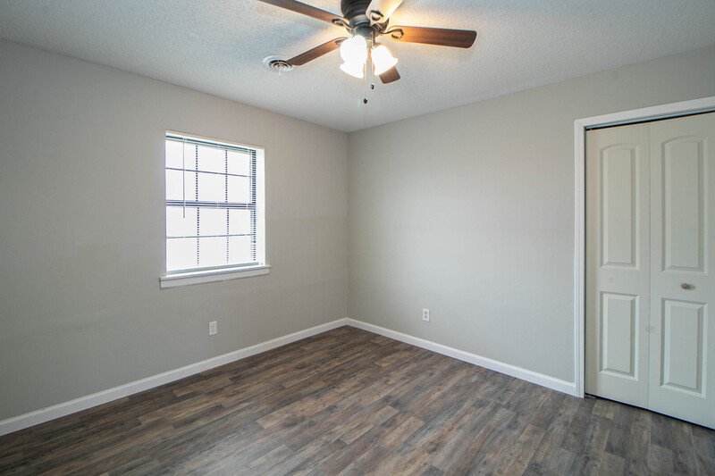 *** $500 DEPOSIT MOVE IN SPECIAL *** property image