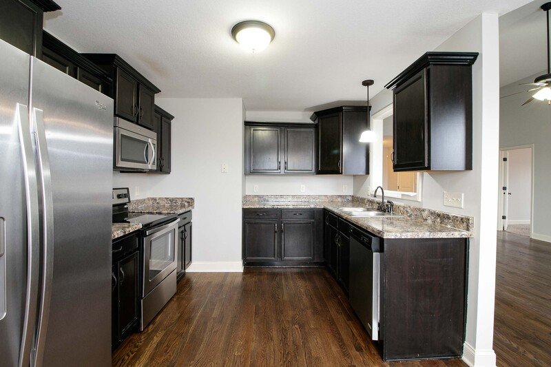 *** Great Central Clarksville Location! *** property image