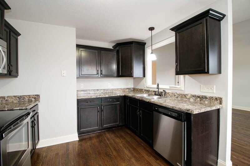 *** Great Central Clarksville Location! *** property image