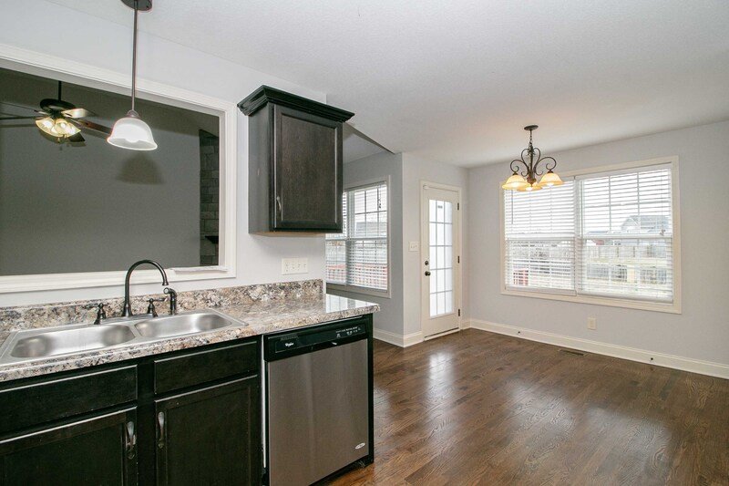 *** Great Central Clarksville Location! *** property image