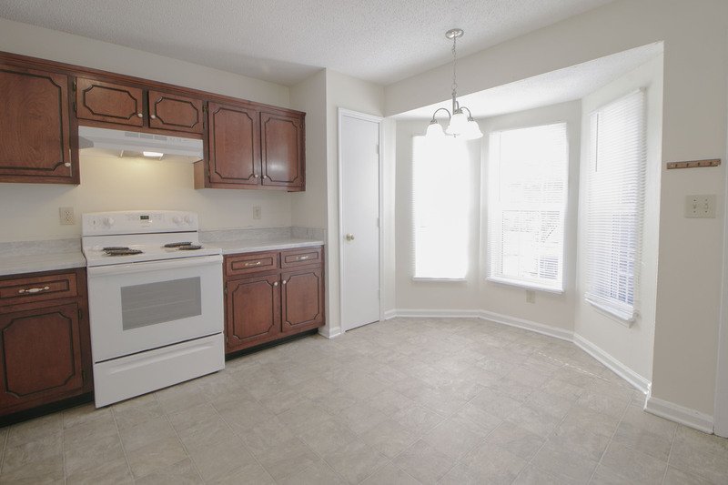 *** $500 MOVE IN DEPOSIT & 2 WEEKS FREE W/ NEW LEASE *** property image