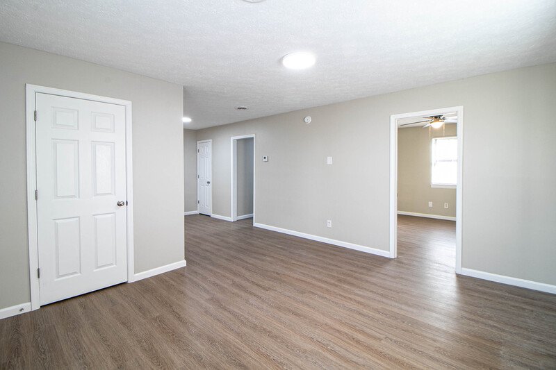 *** $500 DEPOSIT MOVE IN SPECIAL & 2 WKS FREE w/ 13 MO. LEASE *** property image