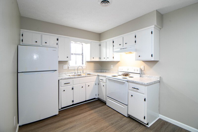 *** $500 DEPOSIT MOVE IN SPECIAL & 2 WKS FREE w/ 13 MO. LEASE *** property image