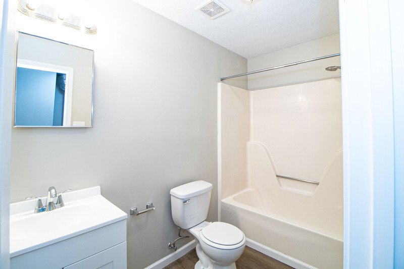*** $500 DEPOSIT MOVE IN SPECIAL & 2 WKS FREE w/ 13 MO. LEASE *** property image