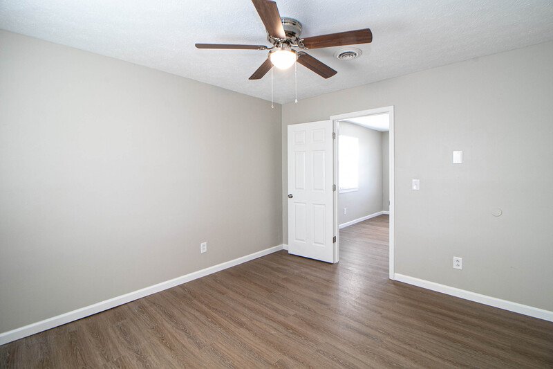 *** $500 DEPOSIT MOVE IN SPECIAL & 2 WKS FREE w/ 13 MO. LEASE *** property image