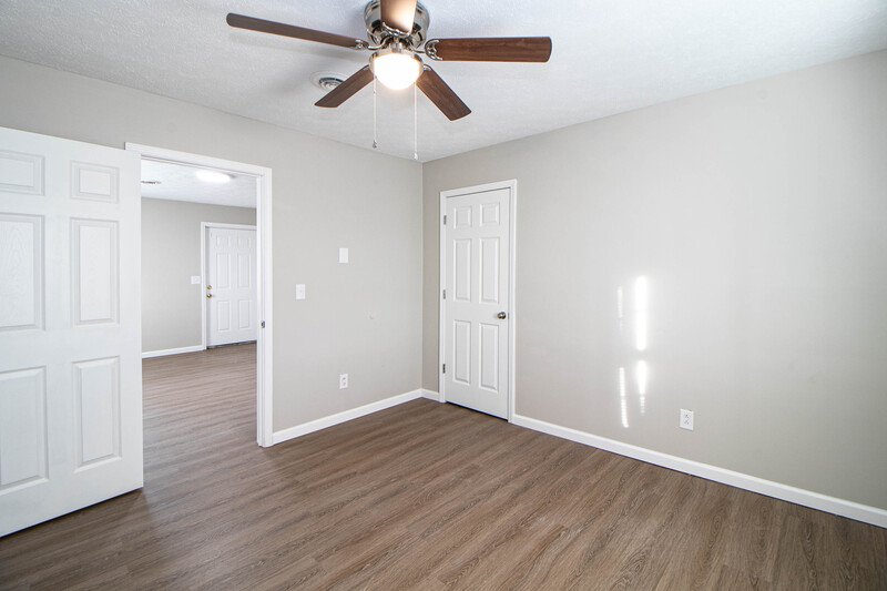 *** $500 DEPOSIT MOVE IN SPECIAL & 2 WKS FREE w/ 13 MO. LEASE *** property image