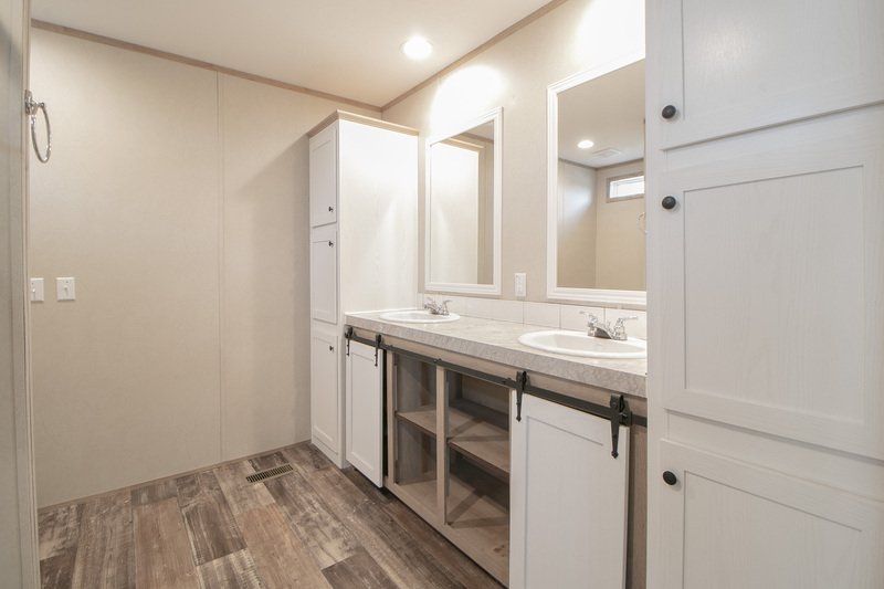 *** Located on a large lot close to post! *** property image