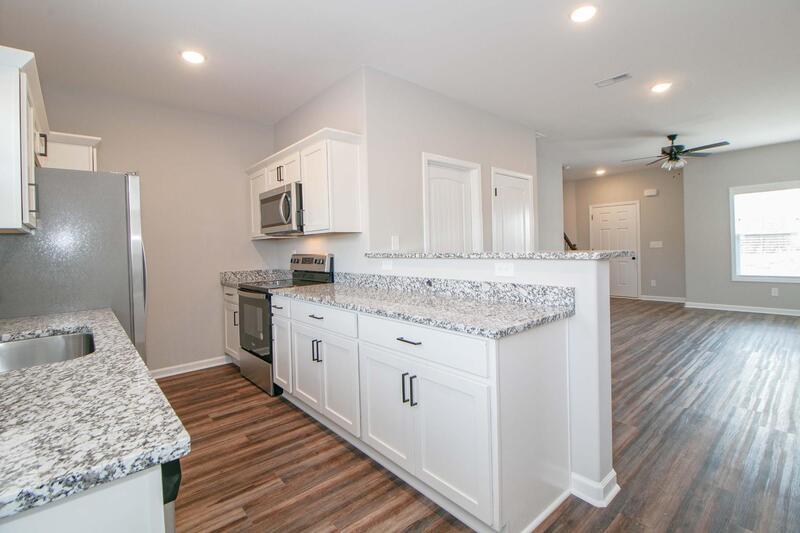 *** $500 DEPOSIT MOVE IN SPECIAL *** property image