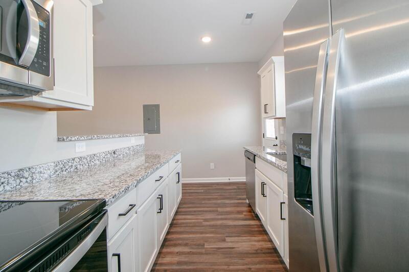 *** $500 DEPOSIT MOVE IN SPECIAL *** property image