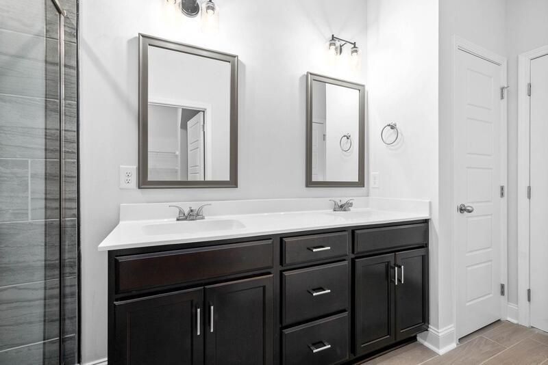 *** 1/2 DEPOSIT MOVE IN SPECIAL *** property image