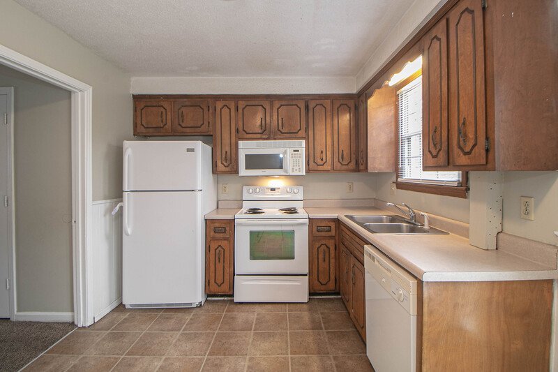 *** $500 DEPOSIT MOVE IN SPECIAL & 2 WKS FREE w/ 13 MO. LEASE *** property image