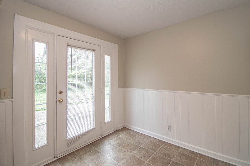 *** $500 DEPOSIT MOVE IN SPECIAL & 2 WKS FREE w/ 13 MO. LEASE *** property image