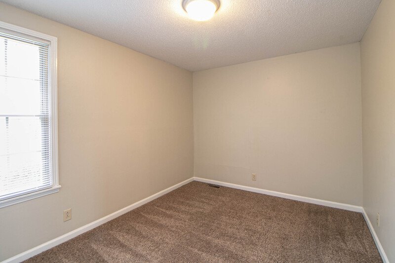 *** $500 DEPOSIT MOVE IN SPECIAL & 2 WKS FREE w/ 13 MO. LEASE *** property image