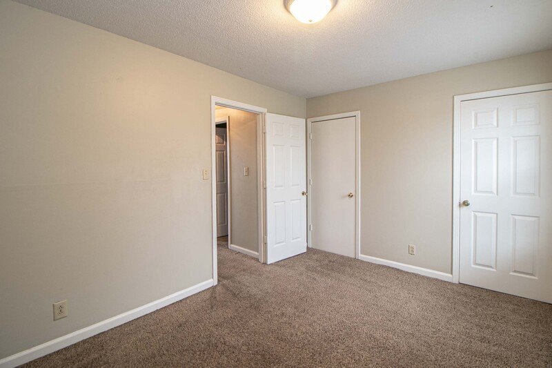 *** $500 DEPOSIT MOVE IN SPECIAL & 2 WKS FREE w/ 13 MO. LEASE *** property image