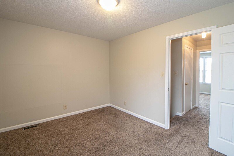 *** $500 DEPOSIT MOVE IN SPECIAL & 2 WKS FREE w/ 13 MO. LEASE *** property image