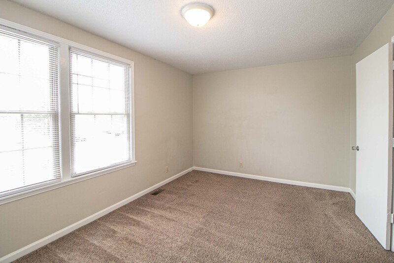 *** $500 DEPOSIT MOVE IN SPECIAL & 2 WKS FREE w/ 13 MO. LEASE *** property image