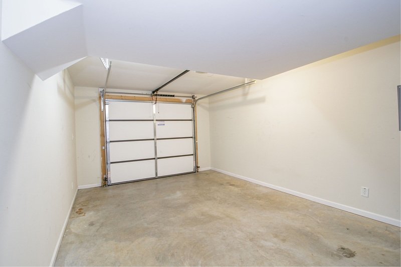 PET FRIENDLY- Standard Breed Restrictions Apply property image