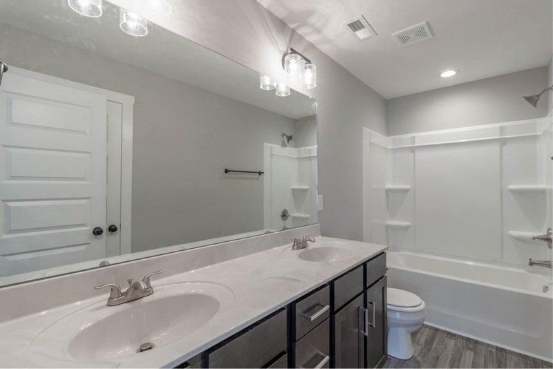 *** $500 DEPOSIT & 2 WKS FREE W/ 13 MO. LEASE MOVE IN SPECIAL *** property image