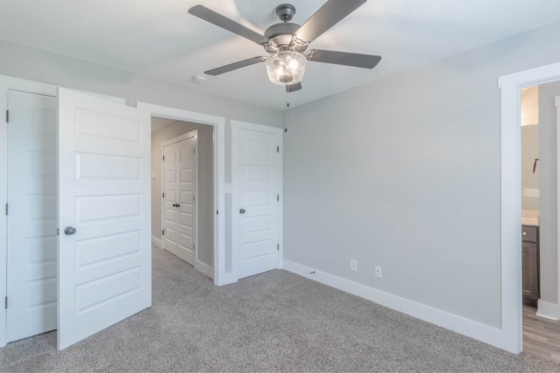 *** $500 DEPOSIT & 2 WKS FREE W/ 13 MO. LEASE MOVE IN SPECIAL *** property image