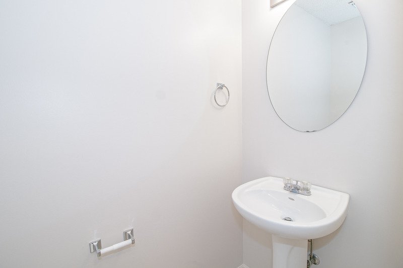 *** Located minutes to Wilma Rudolph & 101st Intersection! *** property image