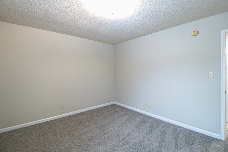 *** $500 DEPOSIT & 2 WKS FREE w/ 13 MO. LEASE MOVE IN SPECIAL *** property image