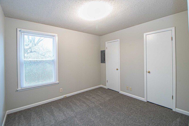*** $500 DEPOSIT & 2 WKS FREE w/ 13 MO. LEASE MOVE IN SPECIAL *** property image