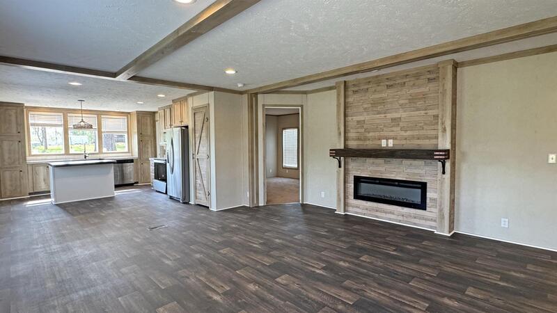 *** Located on a large lot close to post! *** property image