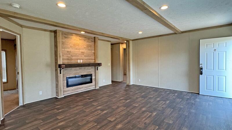 *** Located on a large lot close to post! *** property image