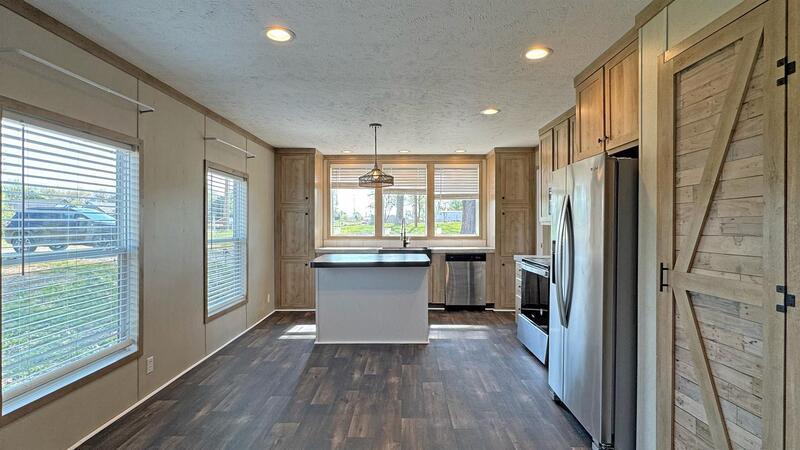 *** Located on a large lot close to post! *** property image