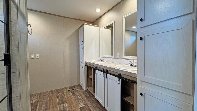 *** Located on a large lot close to post! *** property image