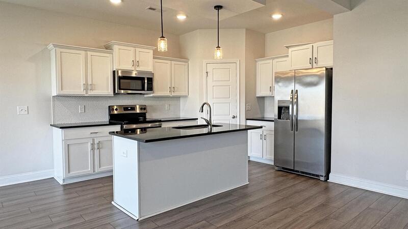 *** 1/2 DEPOSIT MOVE IN SPECIAL *** property image