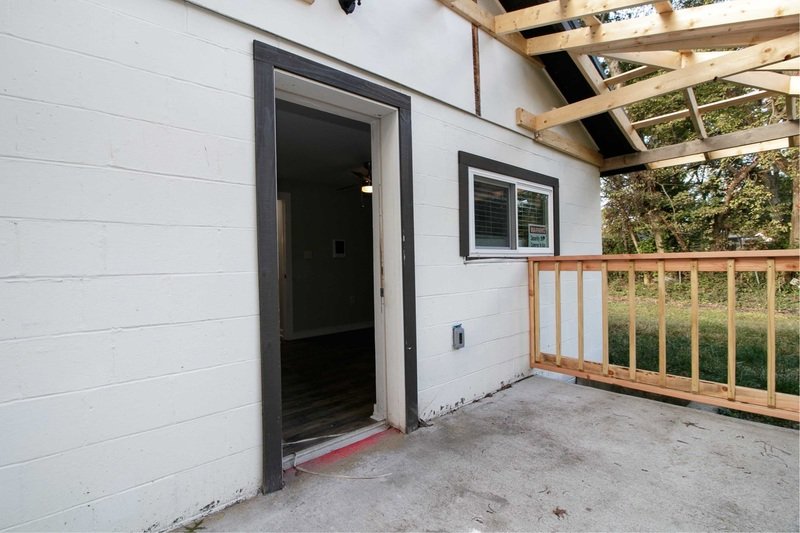 *** UPDATED CUTIE IN HOPTOWN! *** property image