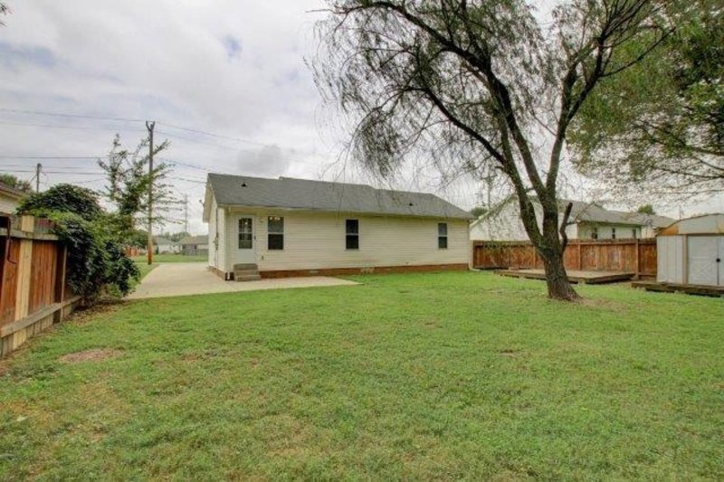 *** PET FRIENDLY in Oak Grove! *** property image