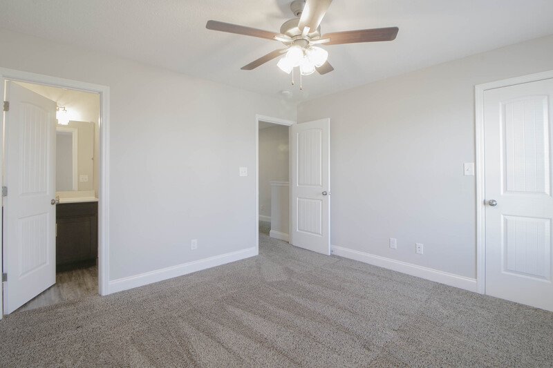 *** 1/2 DEPOSIT MOVE IN SPECIAL *** property image