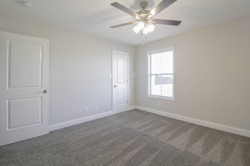*** 1/2 DEPOSIT MOVE IN SPECIAL *** property image