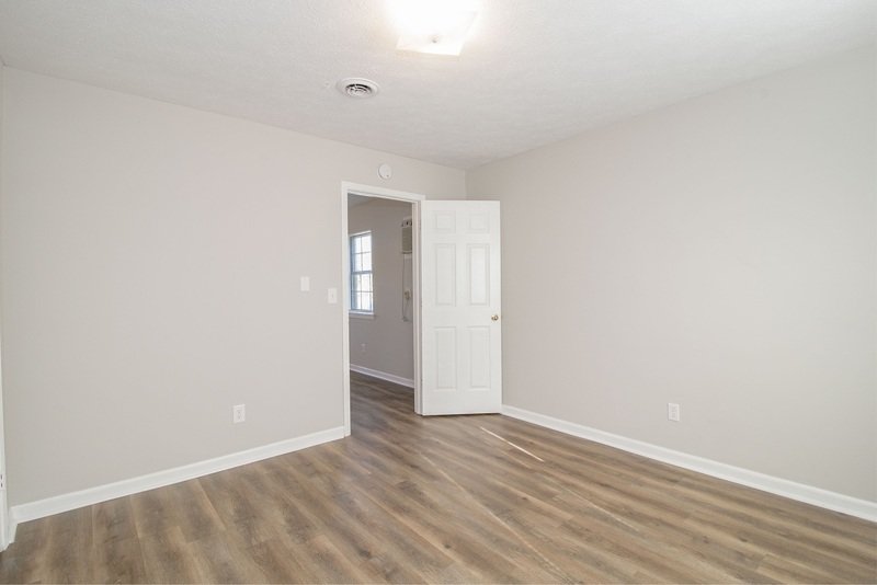 404 -18 Thompsonville Lane property image